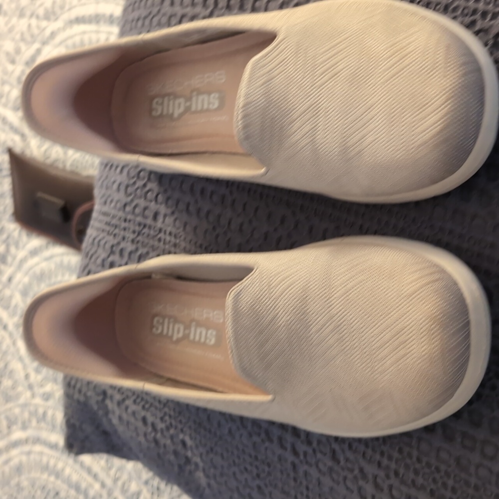 Skechers slip-ins size 8.5